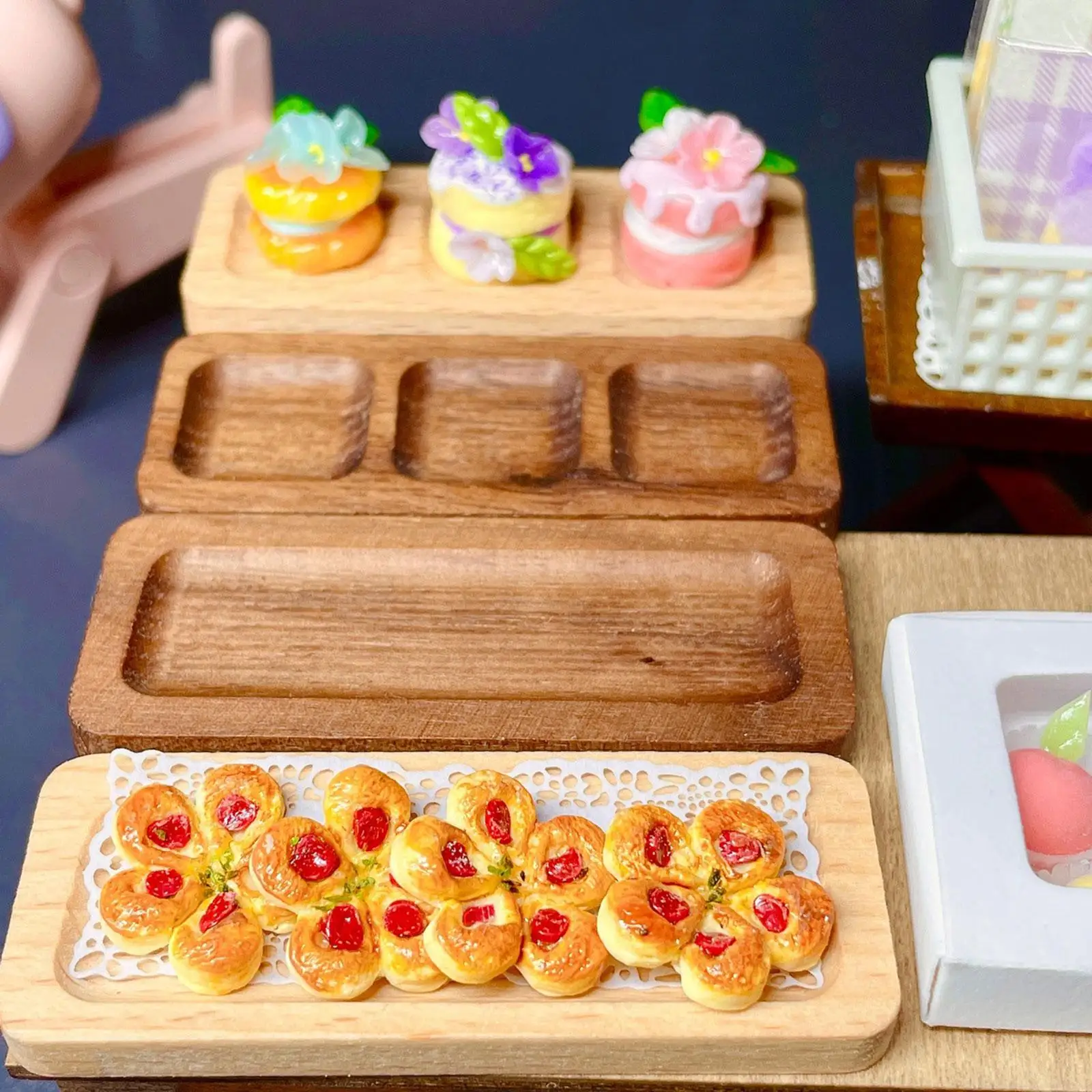 Mini bandeja de cupcakes de arcilla para casa de muñecas - imagen 3