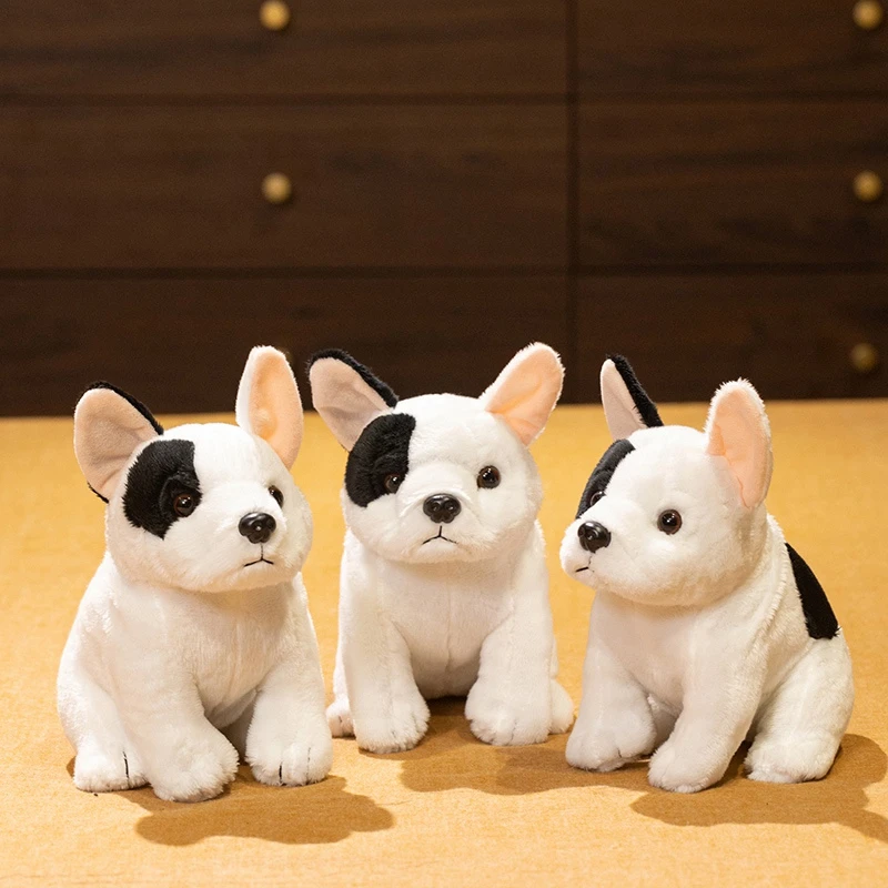 Peluche bulldog con aspecto realista