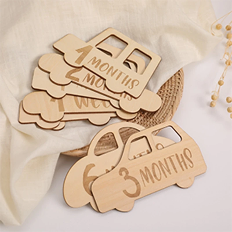 Tarjeta de coche de madera para bebé - diseño frontal