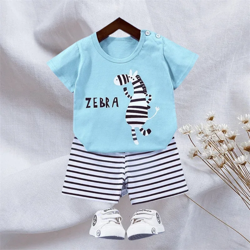 Conjunto verano niño: camiseta manga corta y pantalón a rayas cebra - imagen 4
