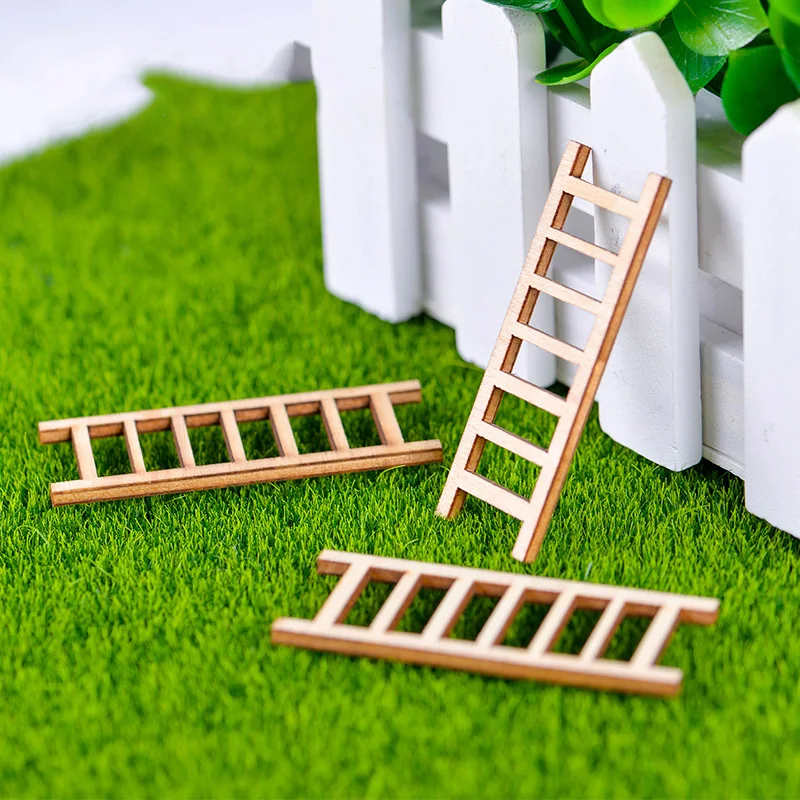 Escaleras de madera en miniatura para jardín de hadas