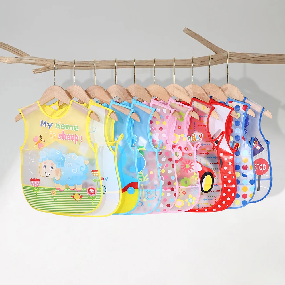 Babero impermeable infantil con dibujos de animales