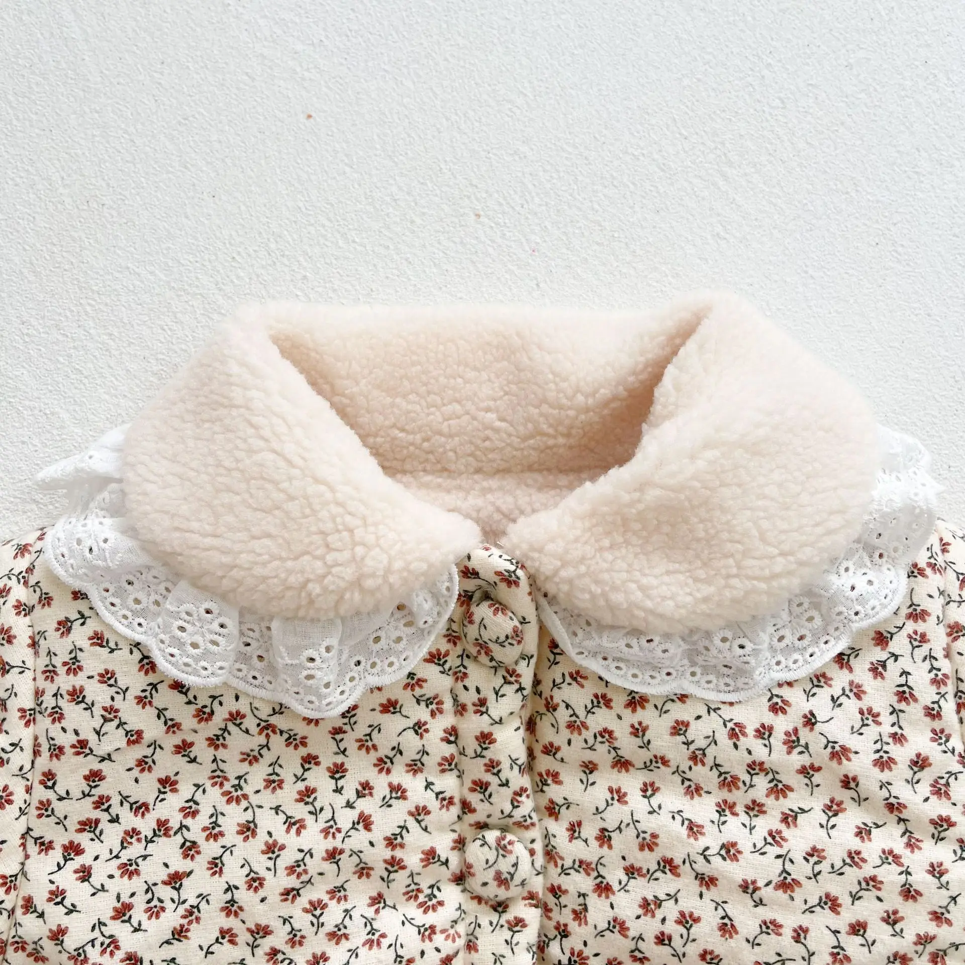 Abrigo de invierno para niños con diseño cálido