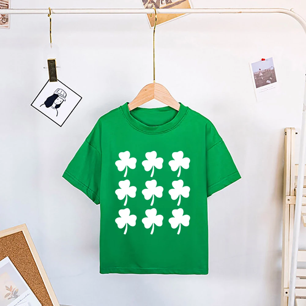 Camiseta infantil verde para el Día de San Patricio