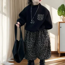 Conjunto de otoño para niños con sudadera y pantalón estampado