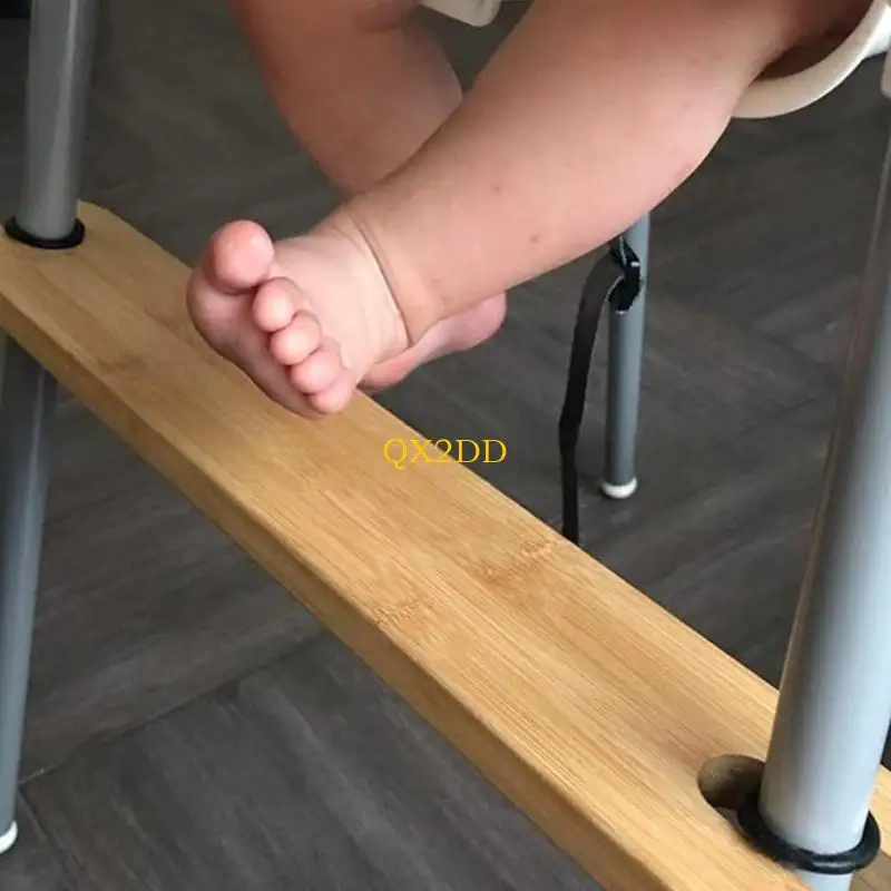 Reposapiés acolchado para trona con pedal ajustable y esquinas redondeadas - imagen 5