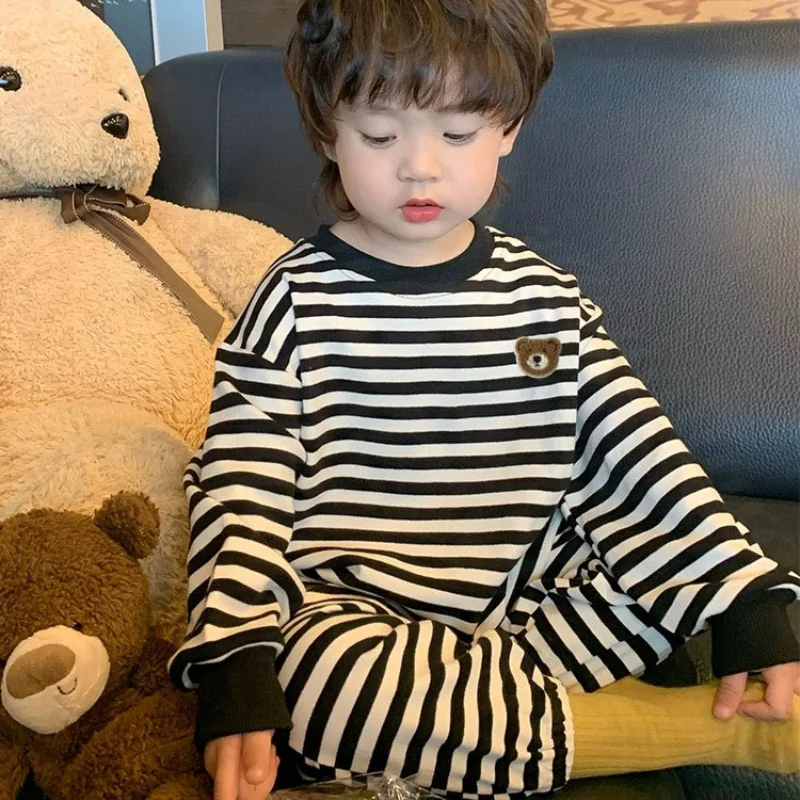 Conjunto de dos piezas osito a rayas para entretiempo infantil - imagen 3
