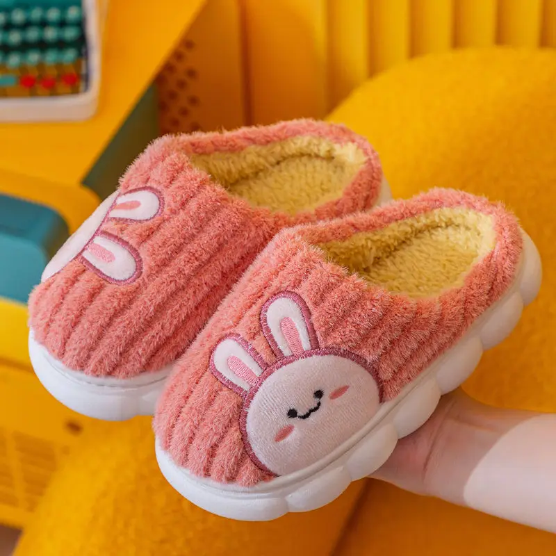 Zapatillas antideslizantes de felpa para bebé – Diseño cartoons - imagen 5