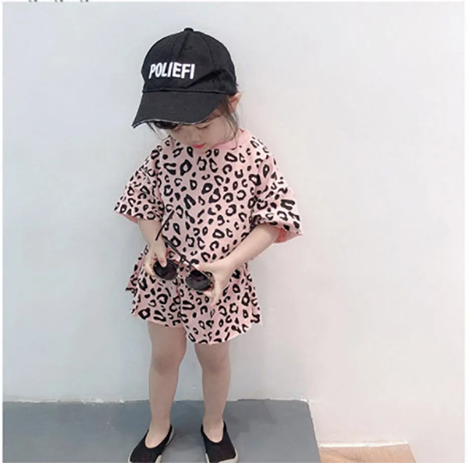 Conjunto bebé leopardos 2 piezas verano - camiseta y pantalones cortos - imagen 2