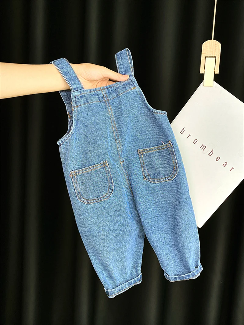 Detalle del estilo con tirantes
