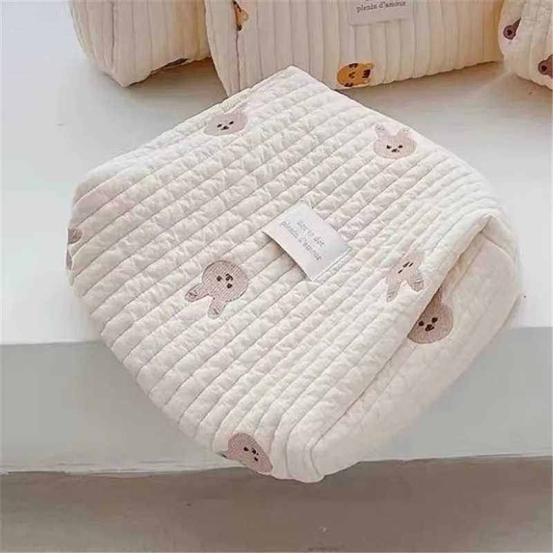 Bolsa de pañales desde ángulo lateral