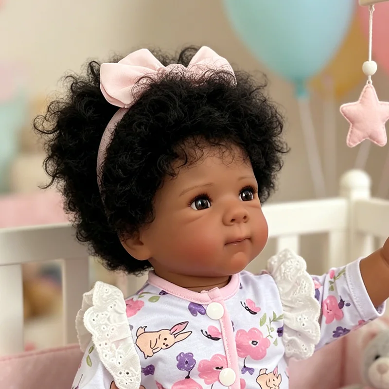 Muñeca Reborn Bettie Girl realista de vinilo con cabello rizado - imagen 3