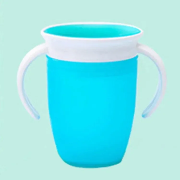 Vaso en sus cuatro colores sobre superficie clara