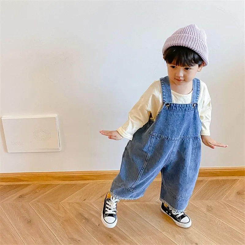 Pantalones vaqueros con tirantes para niño - imagen 2