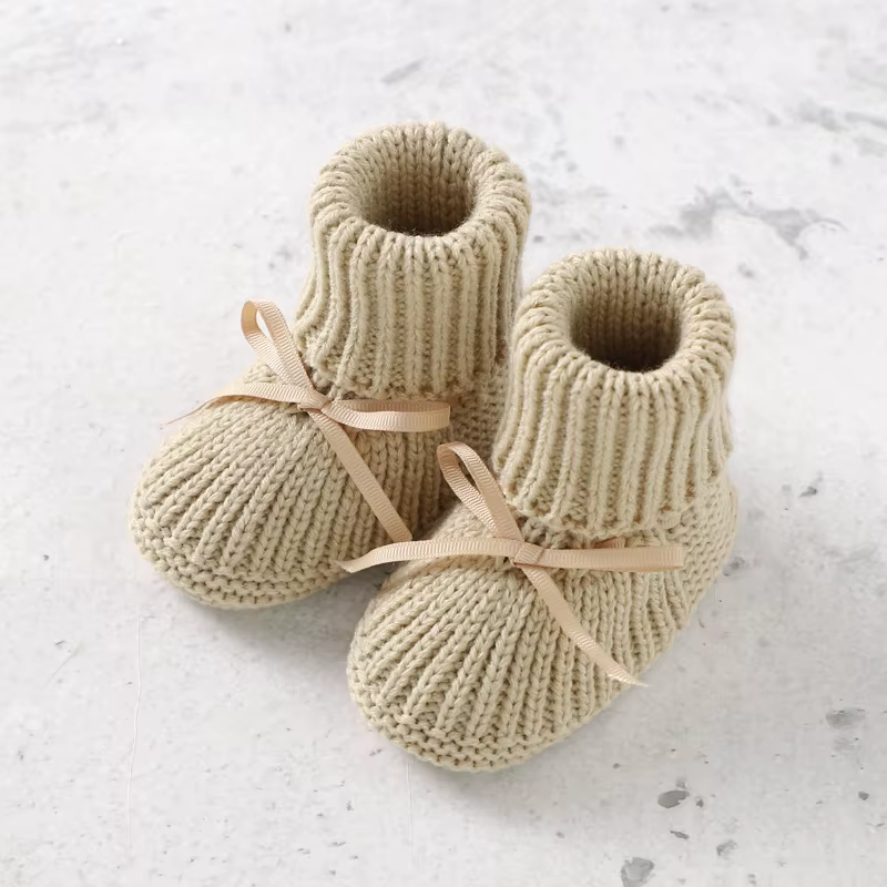 Zapatitos de bebé para primeros pasos – Tejiditos con lazo de mariposa - imagen 4