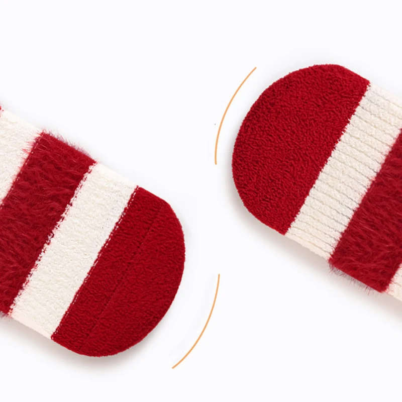 Calcetines rojos de terciopelo para bebé – Suave y cómodo - imagen 5