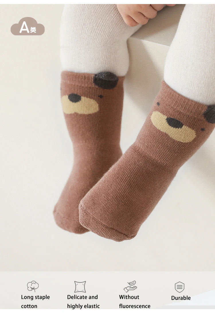Calcetines de felpa para bebé en tono pastel