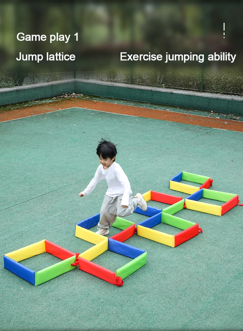 Niños jugando con el marco de salto en exteriores