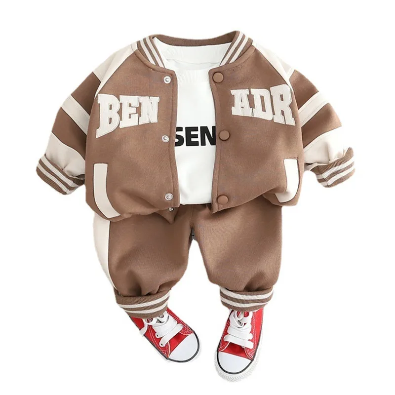 Conjunto deportivo bebé: chaqueta, camiseta y pantalón - primavera - imagen 2