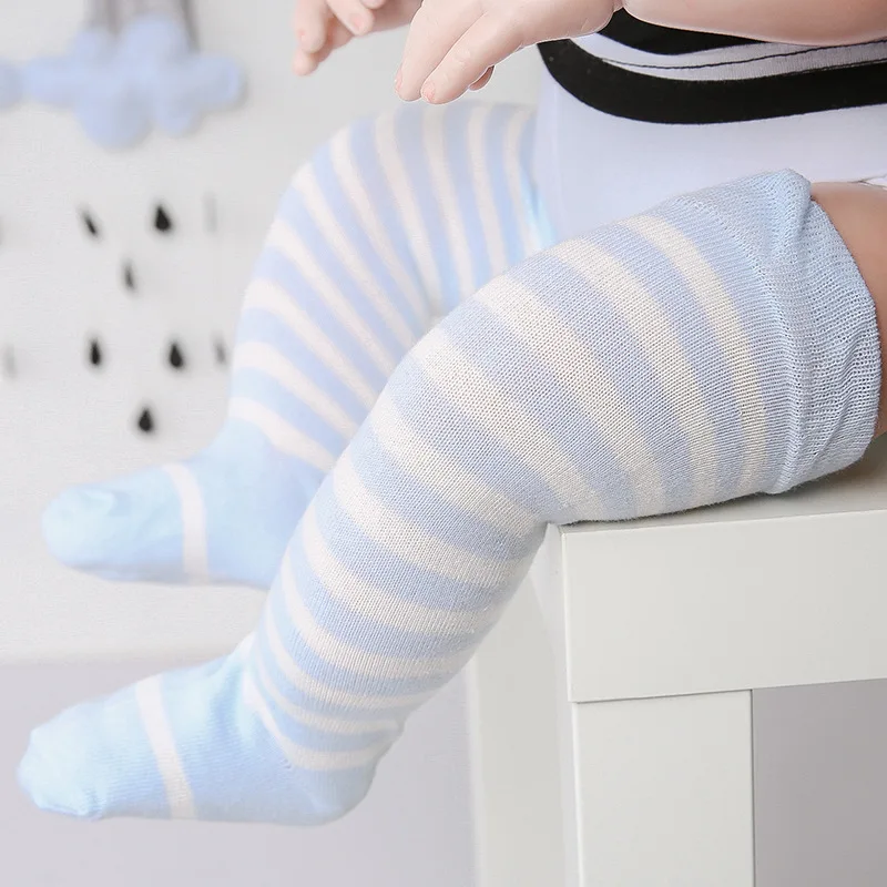 Calcetines altos de algodón peinado para bebé con rayas y dibujos - imagen 5