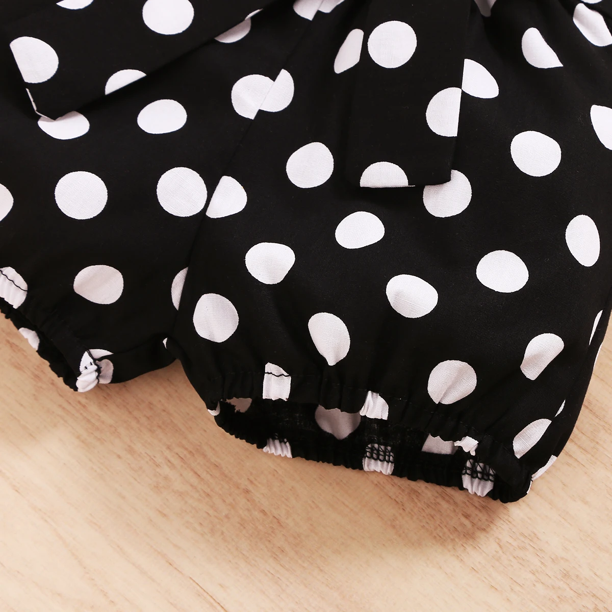 Mono negro con short de lunares y diadema para bebé niña - imagen 4