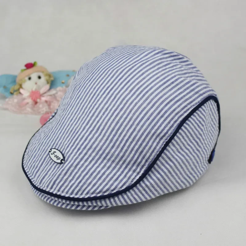 Gorro rojo clásico para niño