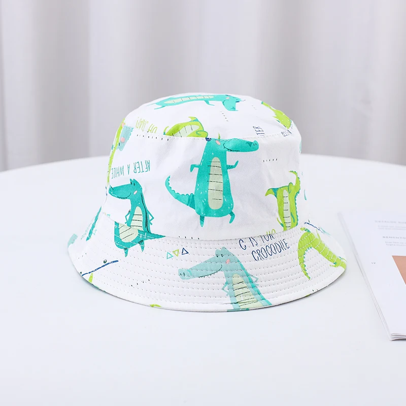 Detalle del estampado y forma del gorro de sol