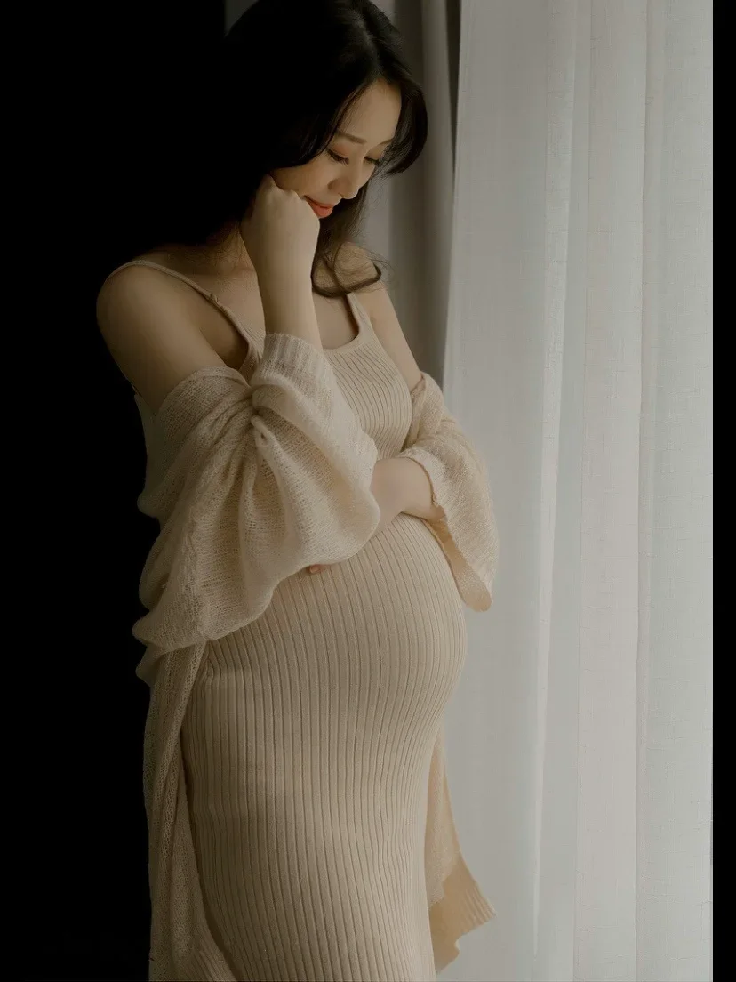 Conjunto vestido y bata a rayas para sesión newborn - imagen 5