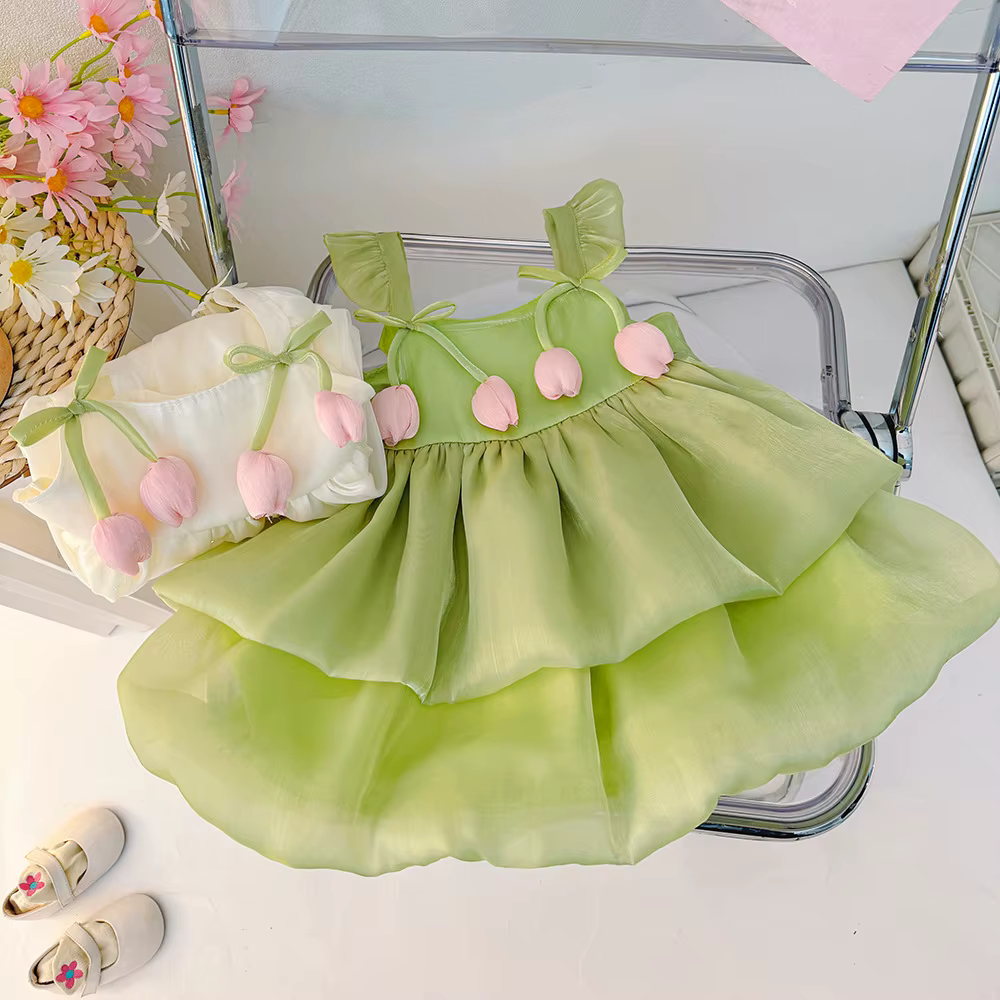 Vestido informal de princesa para niña en diferentes ángulos