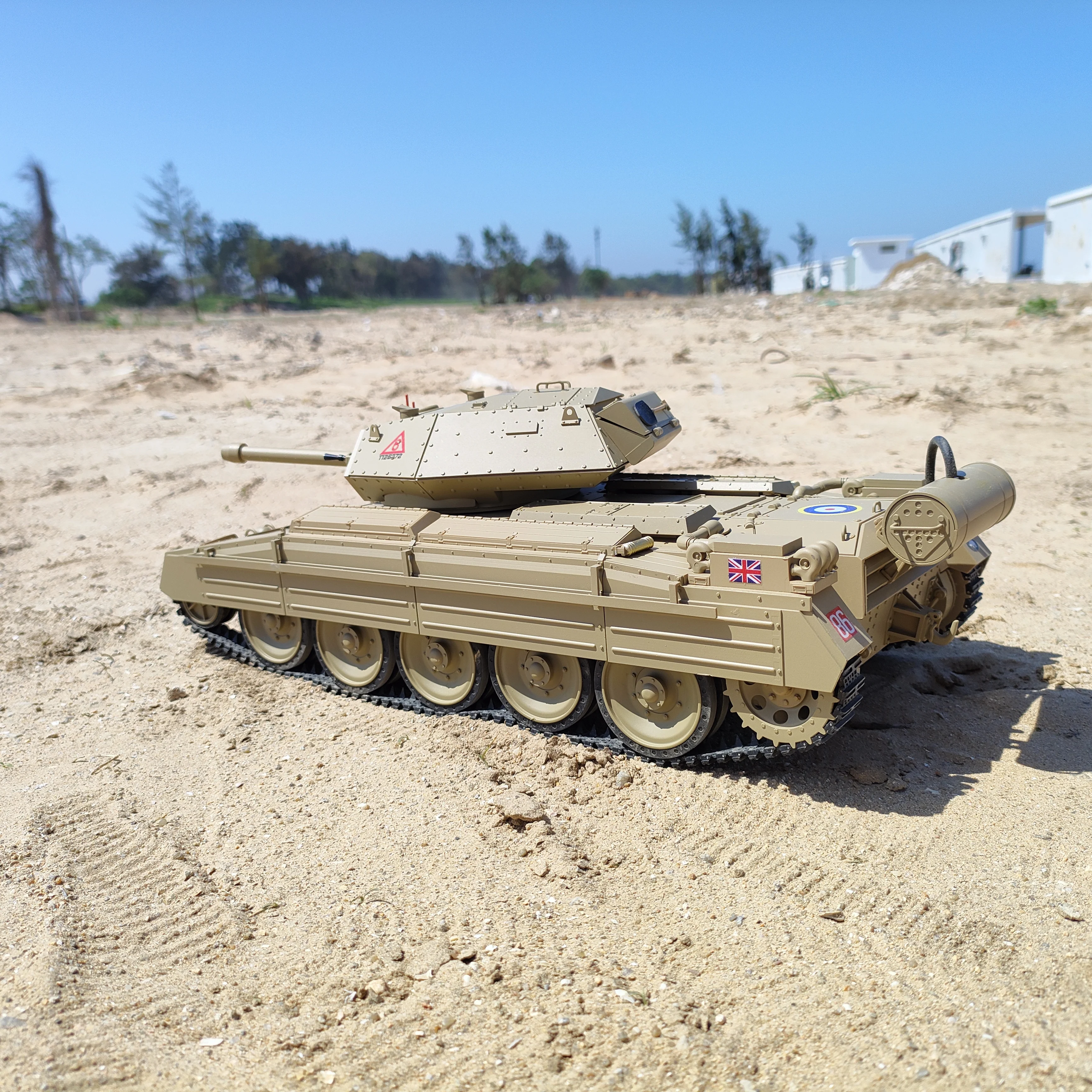 Tanque RC en acción con efectos