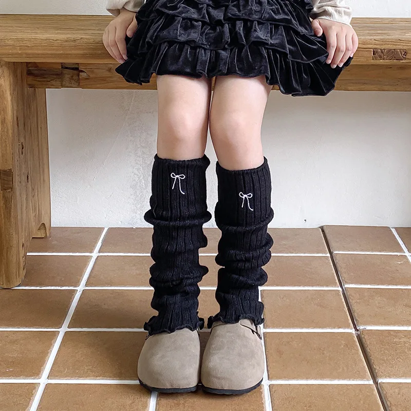 Calcetines media pantorrilla para niña – lana punto lazo bordado
