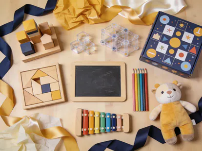 Selección de juguetes de calidad para regalo infantil.